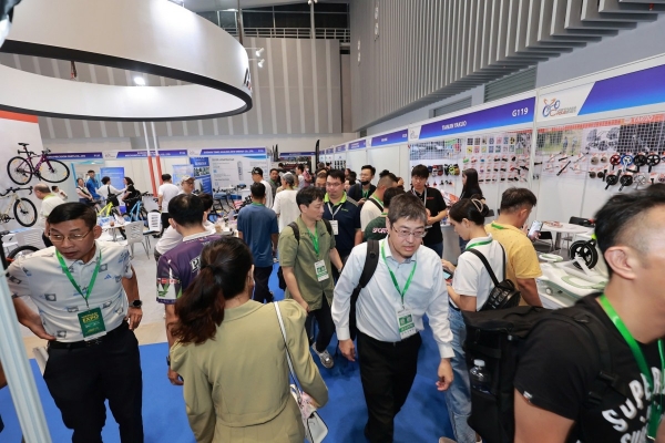 More than 300 businesses participate in trade and business cooperation in the sports field.