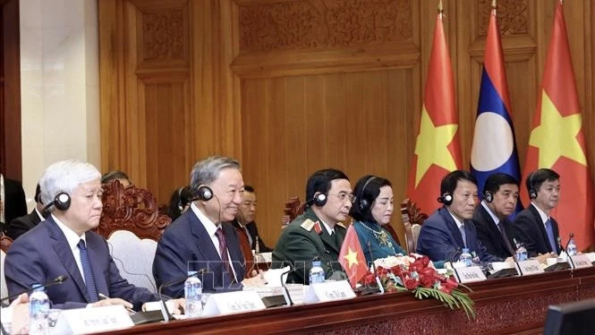 [Foto] El presidente To Lam se reúne con el secretario general y presidente de Laos, Thongloun Sisoulith (foto 2)