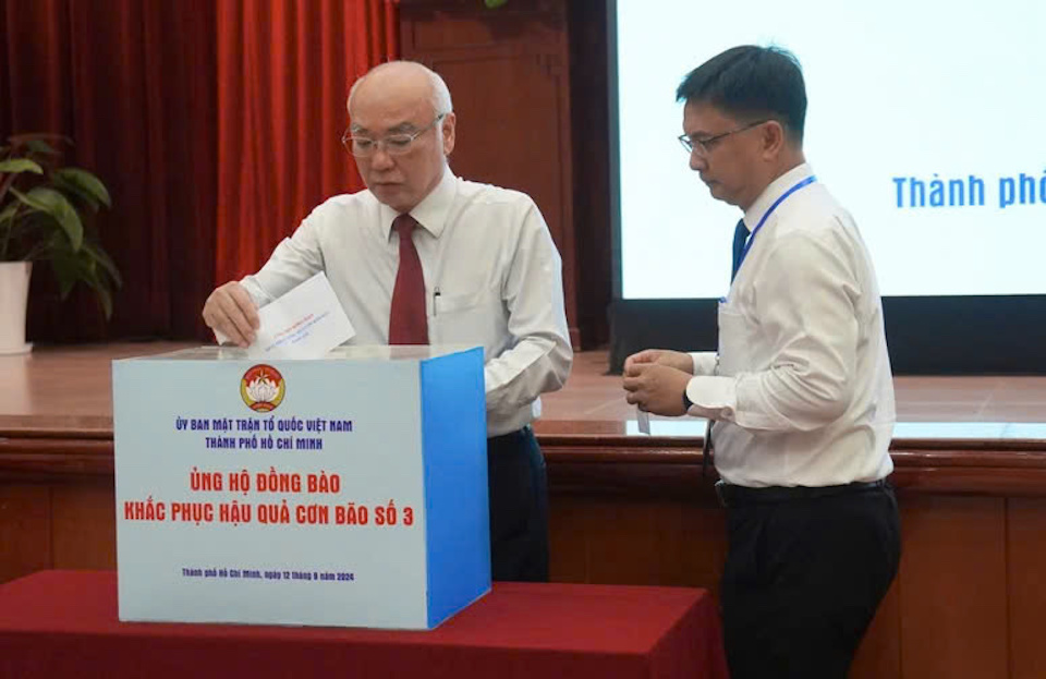 Head of the Propaganda Department of the Ho Chi Minh City Party Committee Phan Nguyen Nhu Khue shares with the people.