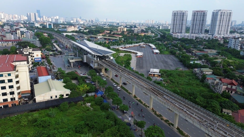 10 Züge auf der Strecke Nhon – Bahnhof Hanoi sind nach vielen Jahren des Wartens fahrbereit. Foto 12