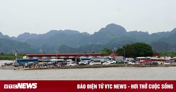 Los turistas, sobrecargados en la terminal de ferry, podrían tener que dormir en la isla de Cat Ba