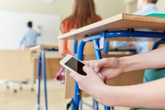 Students are increasingly distracted in class by using their phones. Photo: RNZ