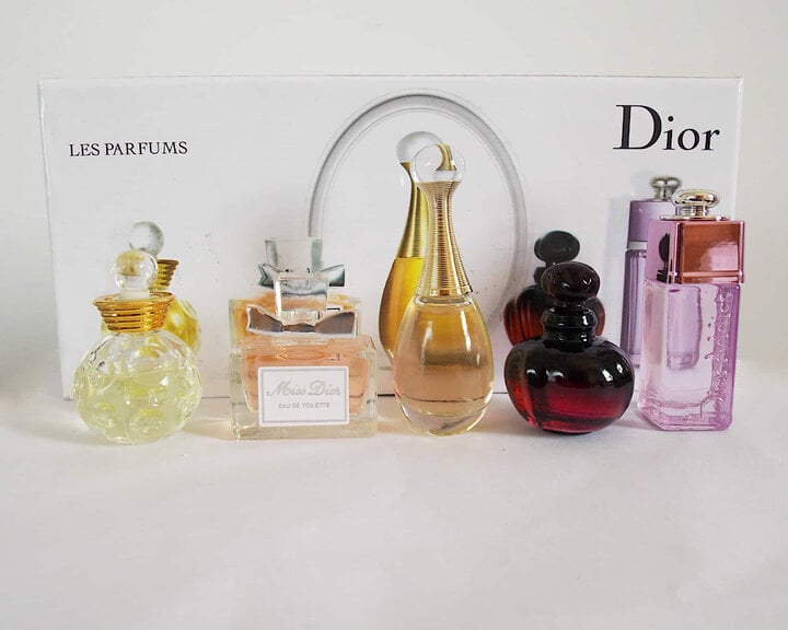 มาที่ Perfume Shop คุณจะพบกับผลิตภัณฑ์น้ำหอม Dior ที่หรูหราที่สุด