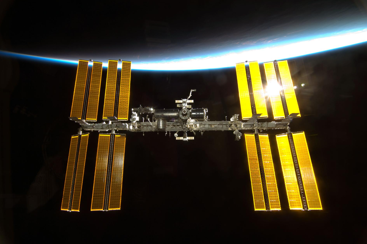 NASA phản ứng ra sao về quan ngại trạm không gian quốc tế ISS nứt, rò rỉ?- Ảnh 1.