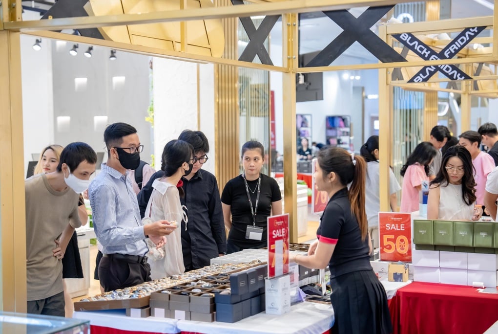 Hơn 1 triệu khách hàng mua sắm tại Thiso Mall dịp cuối năm - 1