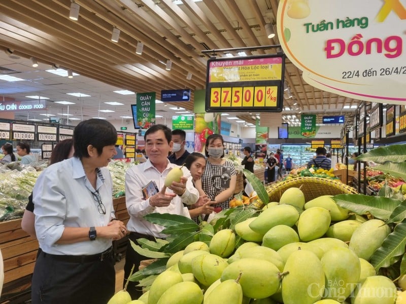 Dong Thap promueve el consumo de mango en los supermercados de Ciudad Ho Chi Minh.