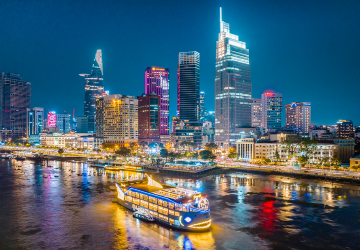 Der Saigon-Fluss bietet viele attraktive nächtliche Wirtschaftsaktivitäten. (Foto: D.V)