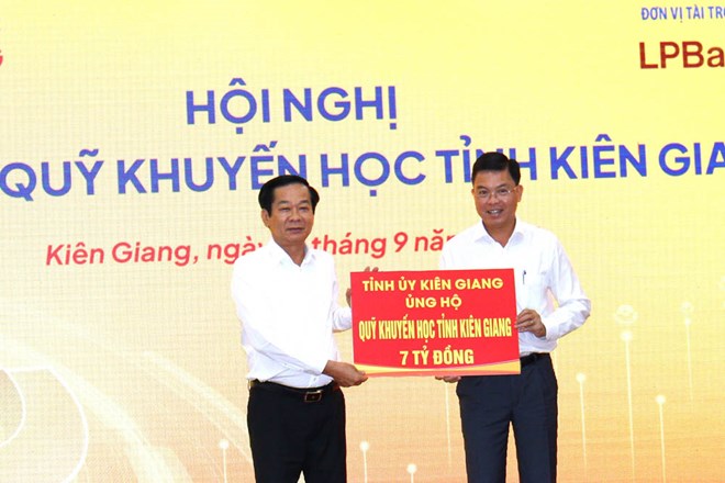 85 billion VND to help Kien Giang students not have to drop out of school