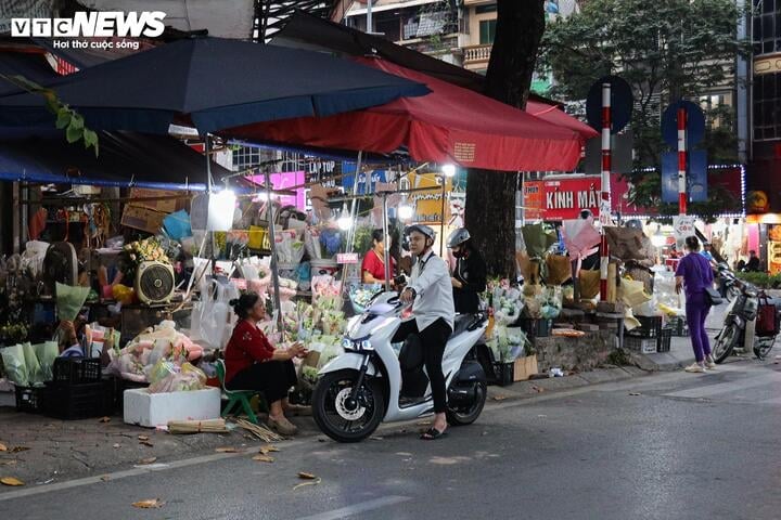 Fresh flowers increase sharply in price on November 20th - 21