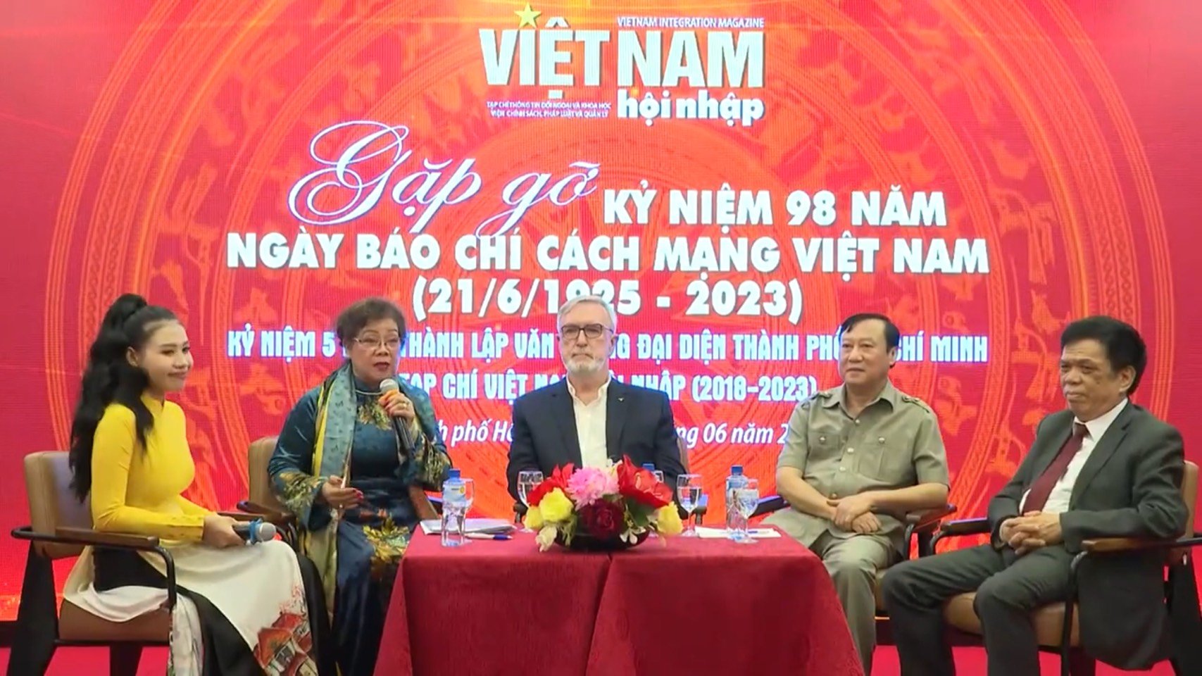 Tọa đàm 'Báo chí và doanh nghiệp với thời cuộc' - Ảnh 1.