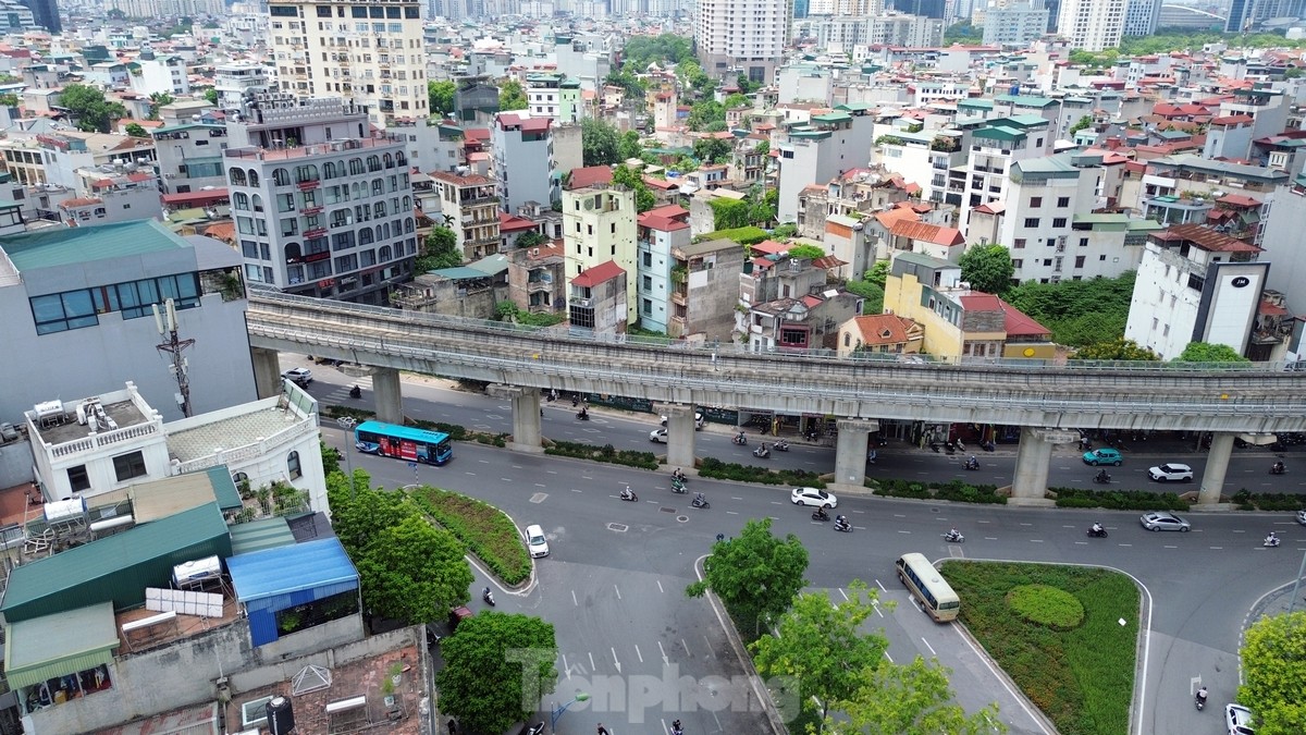 Hanoi : une route de 420 m de long d'une valeur de 1 400 milliards de VND n'est toujours pas terminée après 8 ans Photo 2