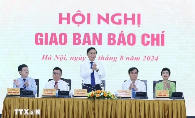 'Báo chí cần thông tin nhiều chiều về các chính sách của Đảng và Nhà nước'