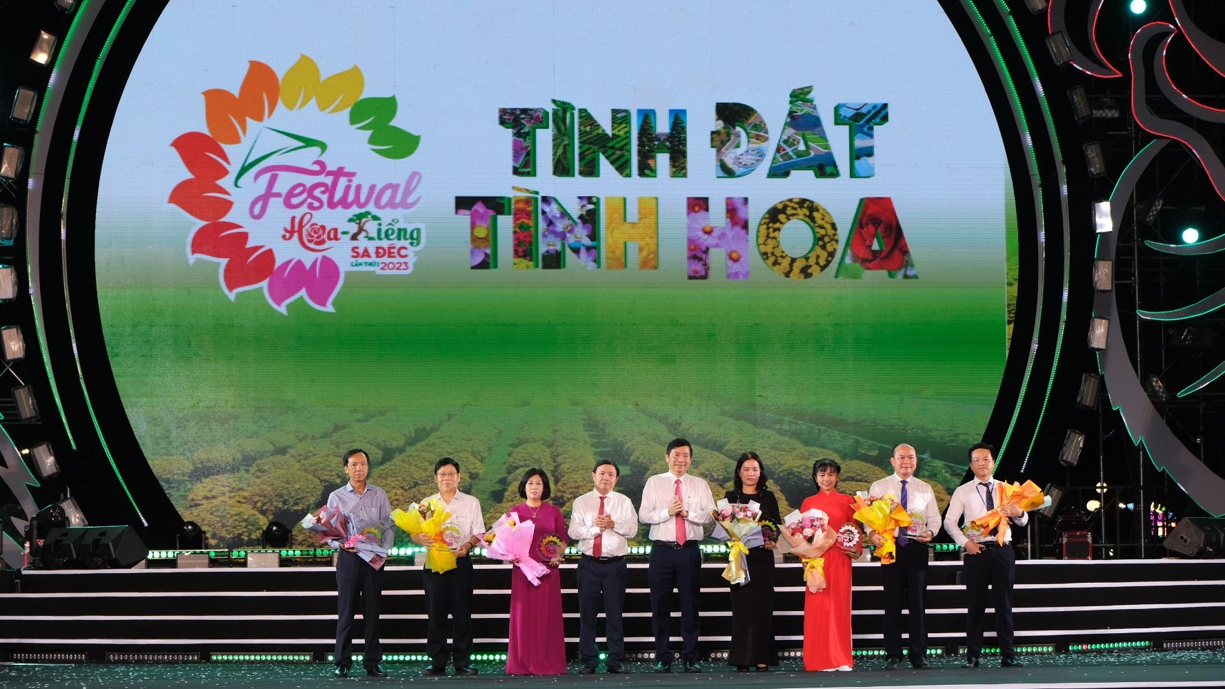 Festival Hoa - Kiểng Sa Đéc: Tình đất - Tình hoa và cả tình người- Ảnh 2.