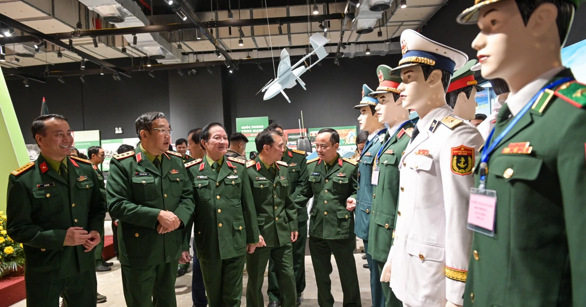 [Photo] Vernissage de l'exposition « Armée héroïque »
