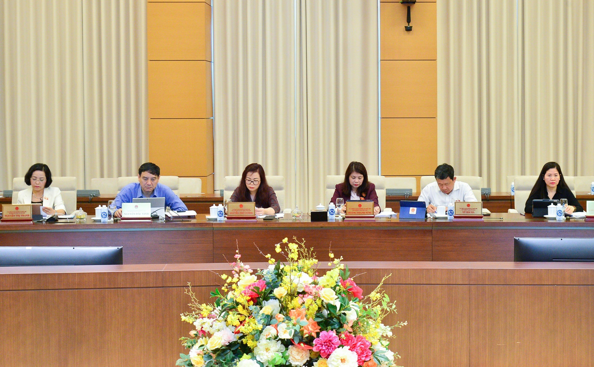 Implementing the difficult synchronous solutions of the financial market figure 4