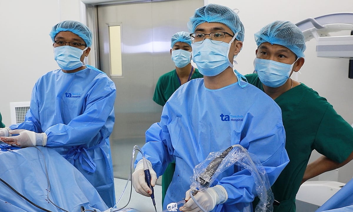 Injection de ciment biologique pour traiter l'affaissement de la colonne vertébrale