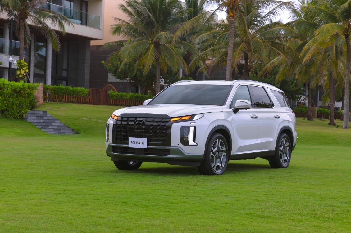 Hyundai Palisade 2024 giá từ 1,4 tỷ đồng, cạnh tranh Ford Explorer