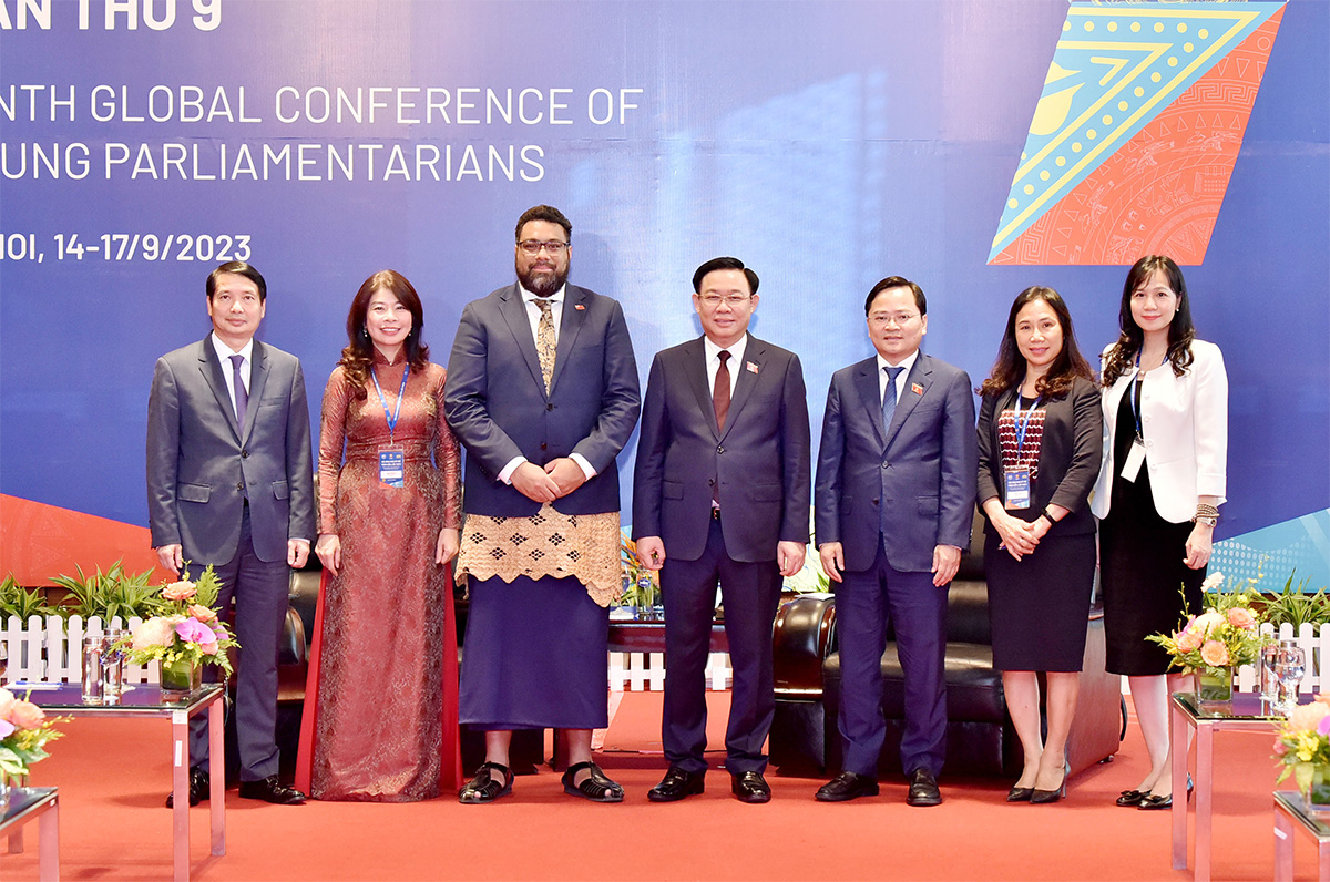 El presidente de la Asamblea Nacional, Vuong Dinh Hue, recibe al presidente del Parlamento del Reino de Tonga -2