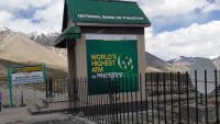 Máy rút tiền ATM đa năng giữ kỷ lục Guinness, hoạt động bằng năng lượng Mặt trời