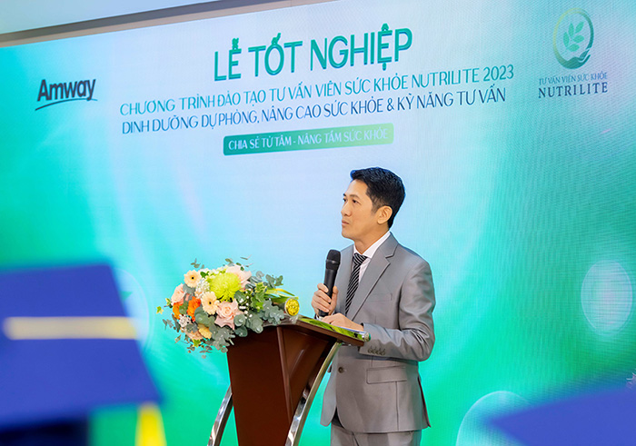 លោក Huynh Thien Trieu អគ្គនាយក Amway Vietnam ថ្លែងមតិក្នុងពិធីនេះ។