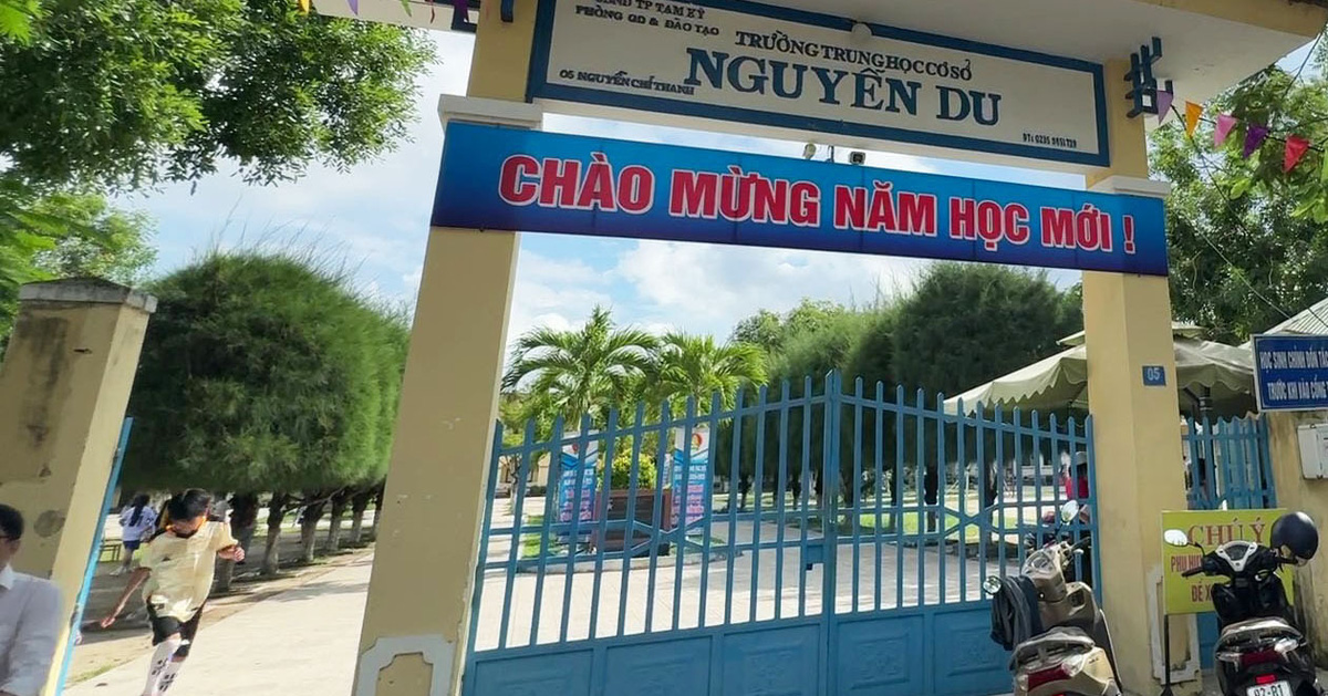 Đề xuất công an vào cuộc vụ phụ huynh xông vào lớp đánh học sinh lớp 8