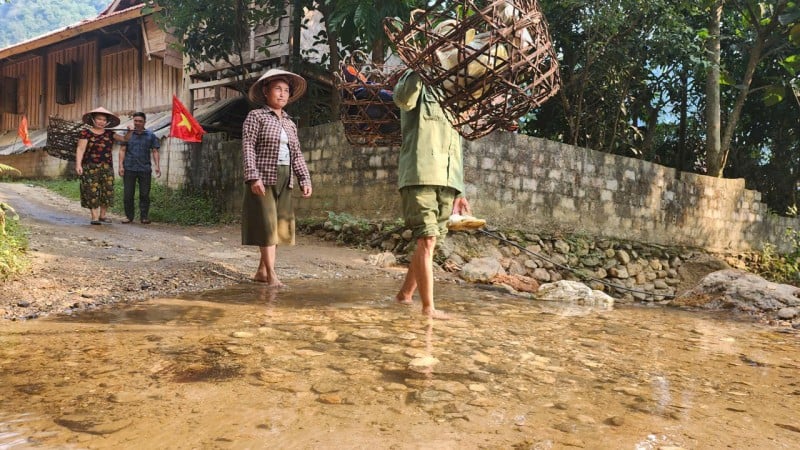 Khởi công cầu vượt lũ cho đồng bào dân tộc Thái ở huyện biên giới Tây Nghệ An