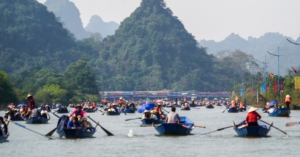 Chùa Hương ra sao người trước ngày khai hội?