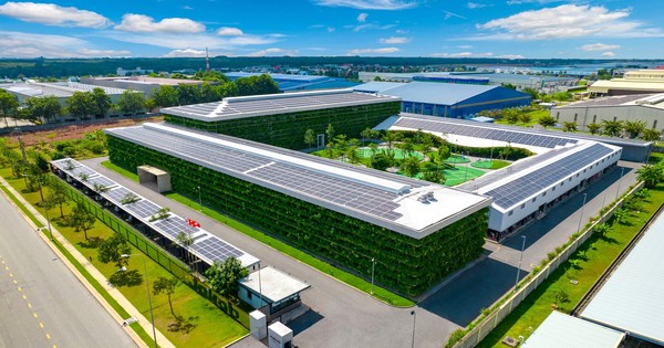 Grünfläche einer Fabrik mit Schweizer Beteiligung in Binh Duong