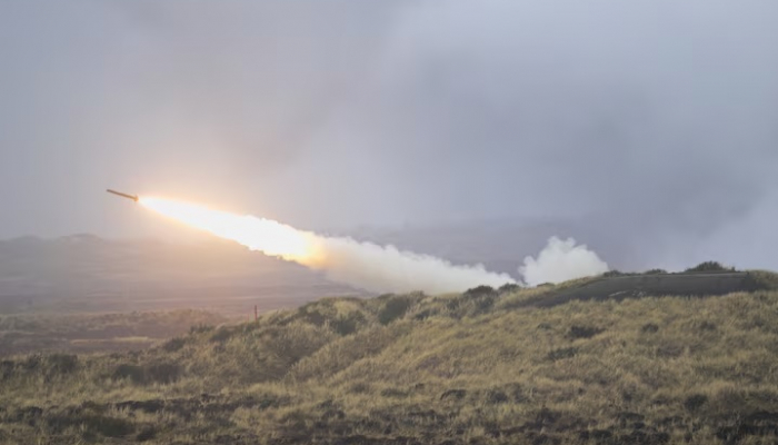 バイデン政権はウクライナへの新たな武器援助を継続