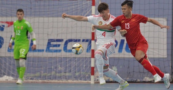 Après un match nul face à un adversaire fort d'Europe, l'équipe vietnamienne de futsal est félicitée