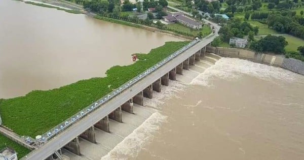 Un barrage augmente le débit d'eau, la Thaïlande met en garde contre des inondations dans 11 provinces