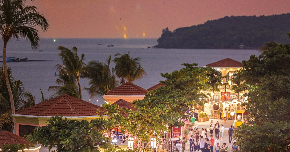 Was ist es am Nachtmarkt am Strand von Vui Phet, das alle „verrückt“ macht?