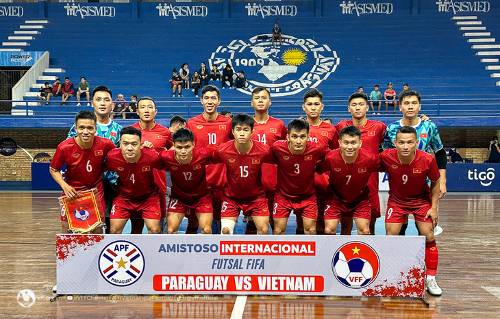 Vietnam futsal team in a friendly match with Paraguay - Photo: VFF