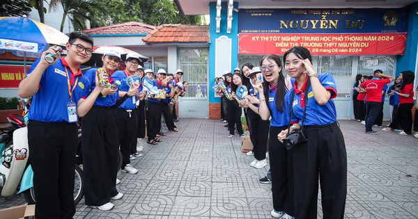 El supervisor firma mal, los candidatos pierden tiempo al realizar la prueba, ¿qué dice el Departamento de Educación y Capacitación de la ciudad de Ho Chi Minh?