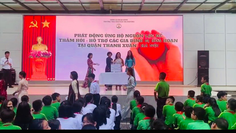 'Tiết học' đặc biệt của nhiều trường học ở Hà Nội sáng nay  - Ảnh 4.