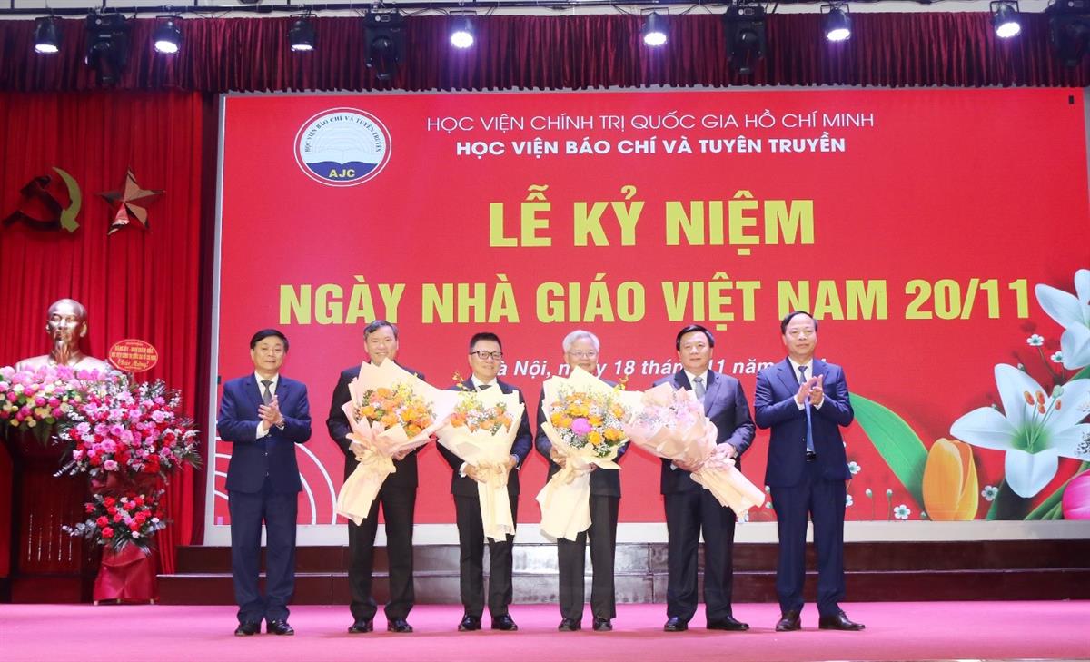 Học viện Báo chí và Tuyên truyền tổ chức Lễ kỷ niệm 42 năm Ngày Nhà giáo Việt Nam (20/11/1982 – 20/11/2024)