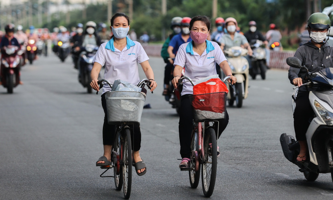 Công nhân Khu chế xuất Tân Thuận, quận 7, tan ca, tháng 11/2023. Ảnh: Quỳnh Trần