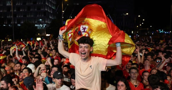 Spanish people take to the streets to celebrate winning Euro 2024