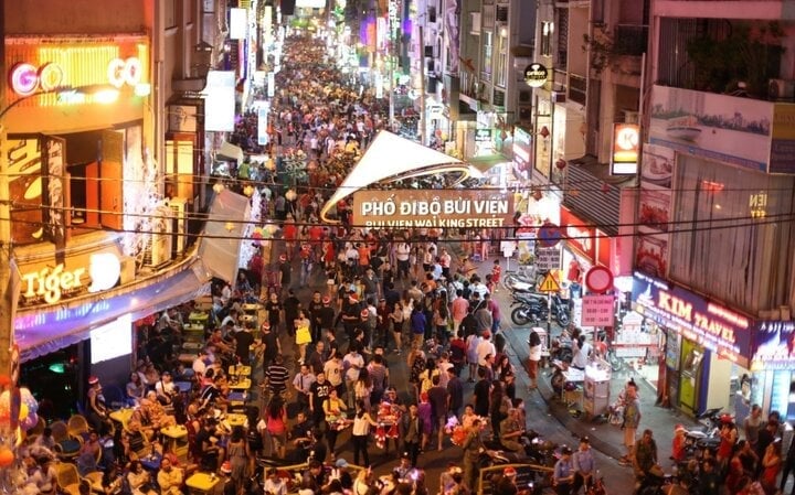 Die Nachtwirtschaft fördert die Entwicklung der Tourismusbranche in Ho-Chi-Minh-Stadt. (Foto: D.V)