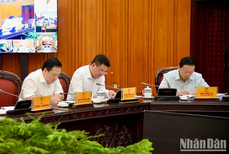 【写真】首相、500kV 3号線プロジェクトの進捗促進に向けた会議を開催 写真2