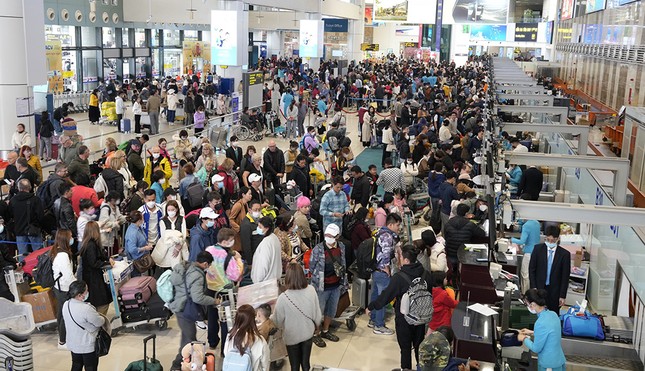 4月30日には多くのフライトが売り切れている（写真1）