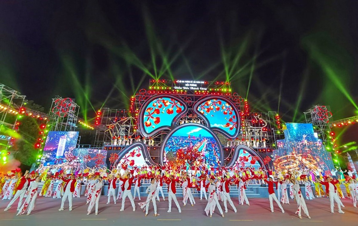 Événement - Hai Phong propose d'organiser le Festival Rouge Flamboyant 2024 dans la zone urbaine de la rivière Cam Nord