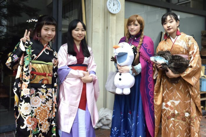 Die bizarre Abschlussfeier der Universität Kyoto ähnelt einem Karneval - 8