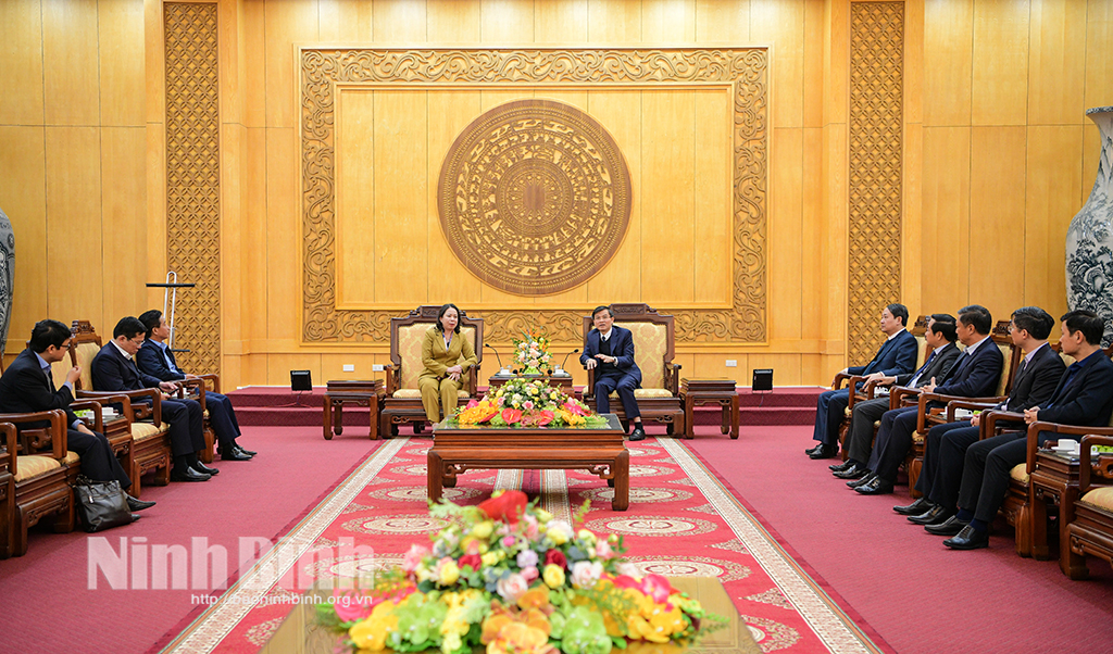 La vice-présidente Thi Anh Xuan a félicité la province de Ninh Binh à l'occasion du festival photo 1