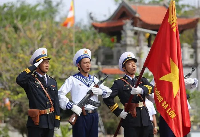  Không khí trang nghiêm. (Ảnh: Hồng Sơn/Vietnam+) 