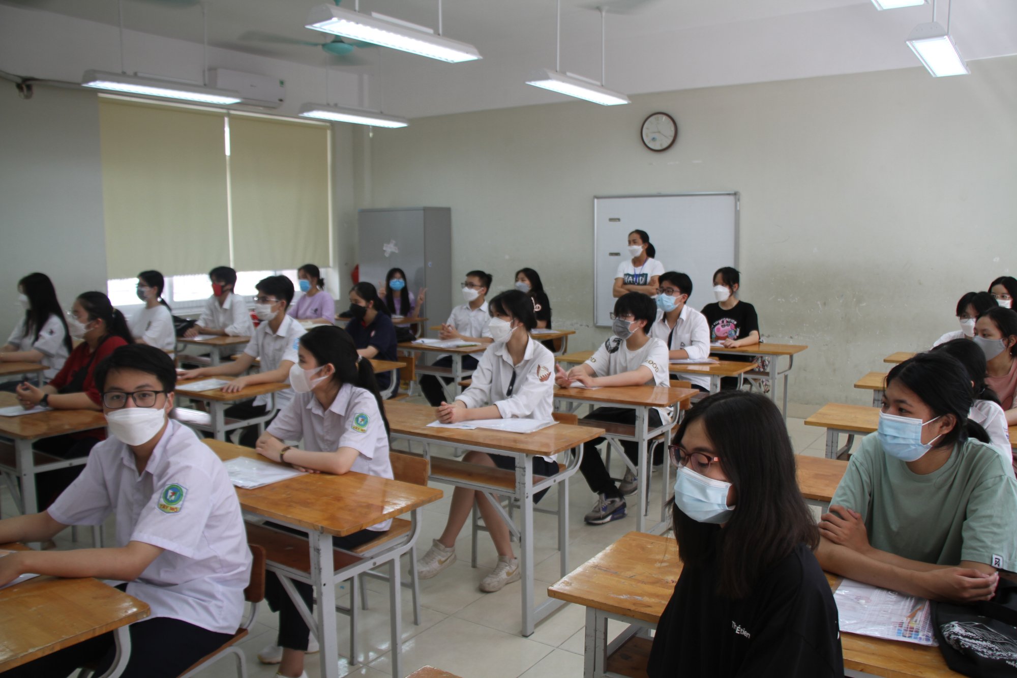 Mehr als 116.000 Schüler aus Hanoi haben sich offiziell für die Aufnahmeprüfung der 10. Klasse angemeldet. Foto 1