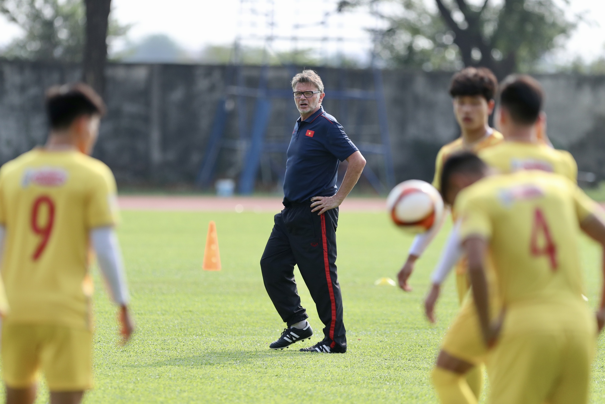 U.22 Việt Nam chia đội hình đấu đối kháng, rèn chiến thuật cho SEA Games 32 - Ảnh 7.