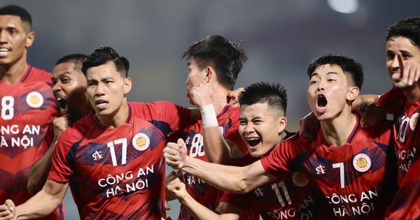 Mit 3 Toren in nur 10 Minuten besiegte der CAHN Club den Meister von Singapur