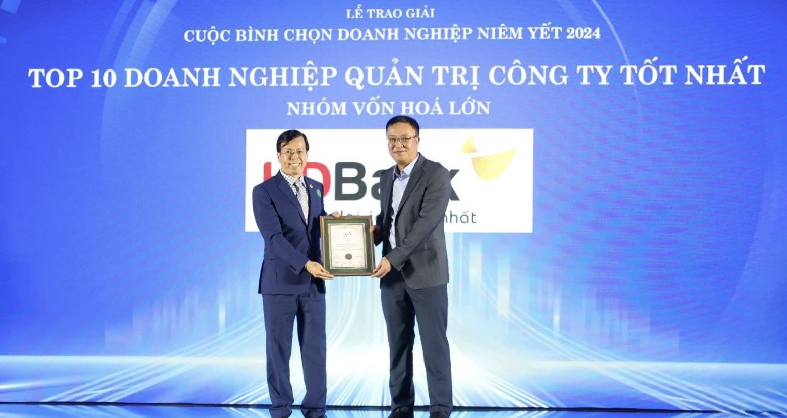 HDBank nhận 3 giải thưởng tại Cuộc bình chọn Doanh nghiệp niêm yết 2024