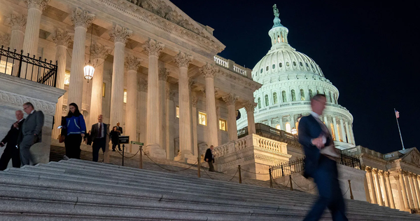 US-Kongress rettet Regierung, lehnt aber Hilfe für Ukraine und Israel ab